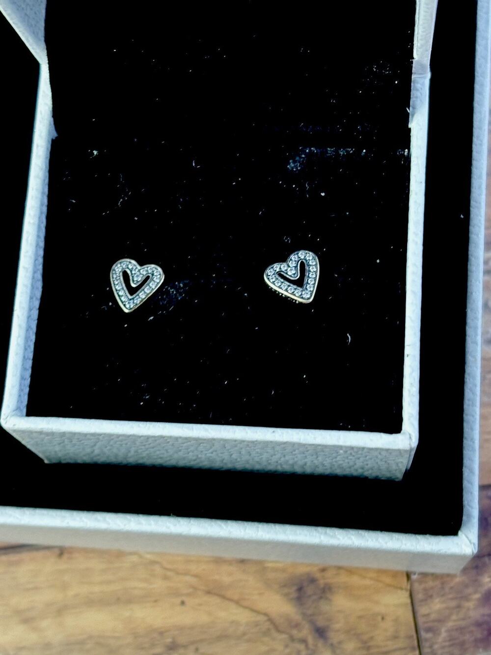 Genuine Sterling Silver Pandora Sparkling Freehand Heart Stud CZ Earrings 1/4”